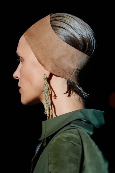 Look 25